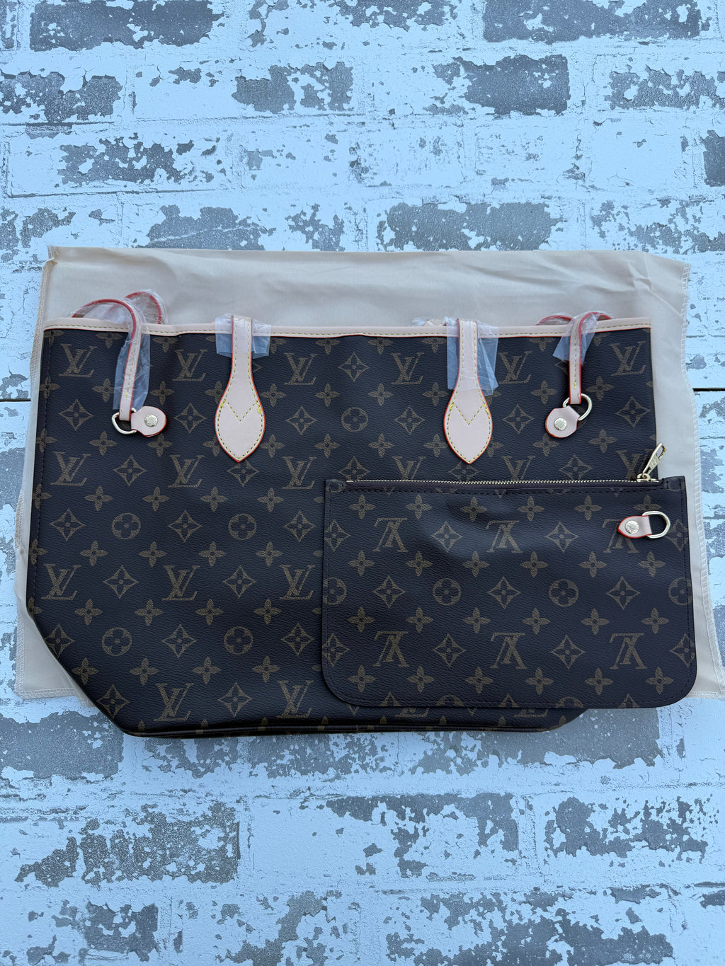 Red Liner Louis Vuitton