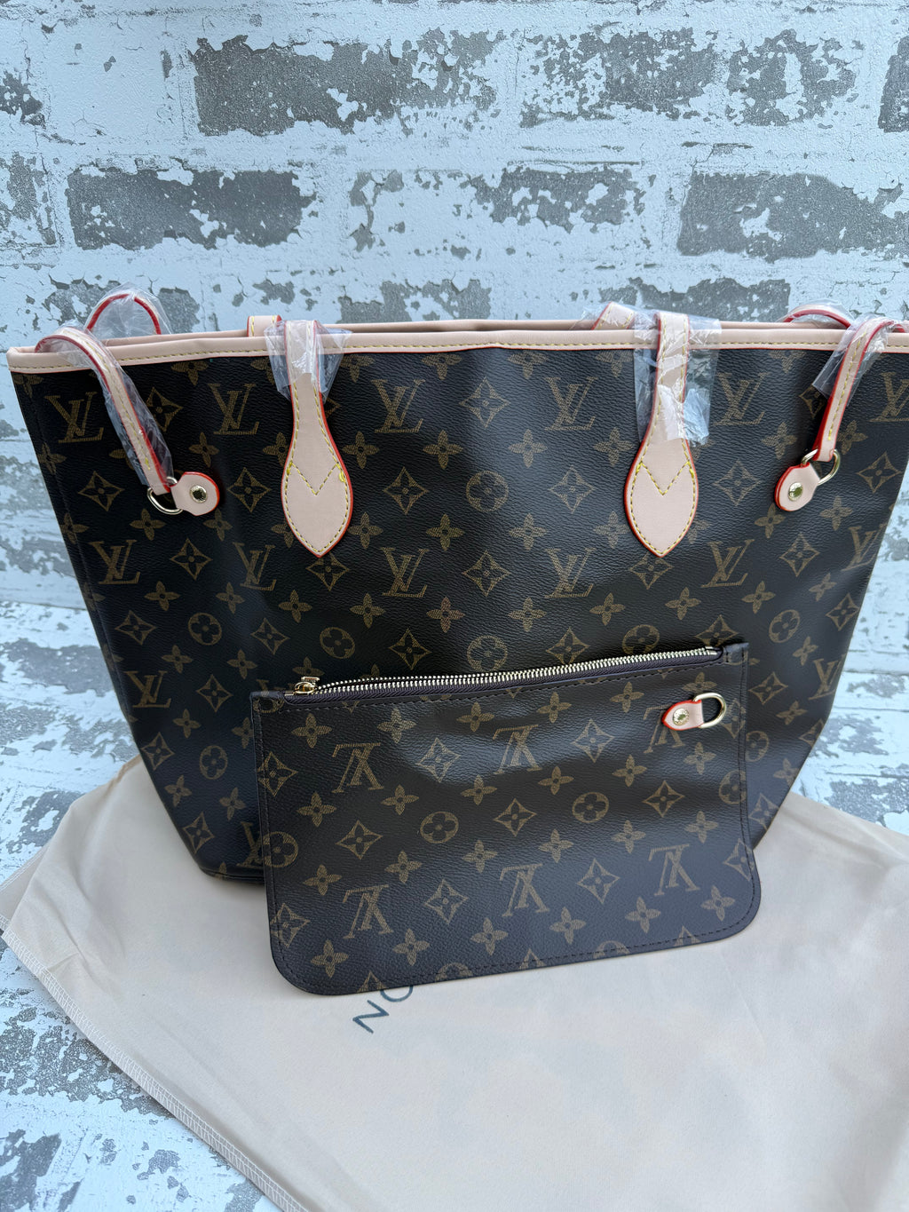 Red Liner Louis Vuitton